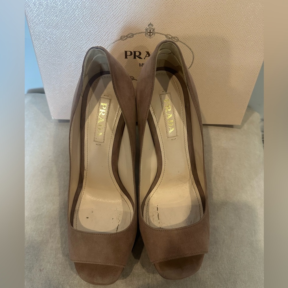 Prada Heels w/box - Picture 4 of 11